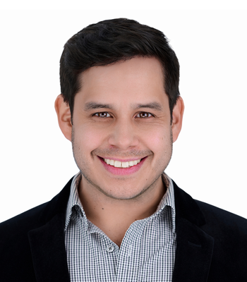 Portrait of Ian Smith, Real Estate Consultant.